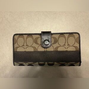 Coach Signature Tan and Black Wallet